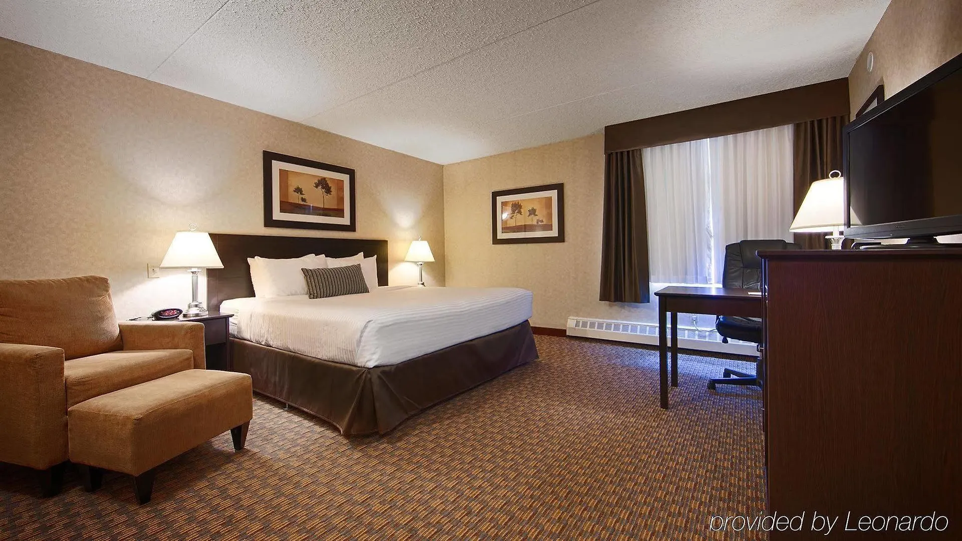 Radisson Hotel & Conference Centre Edmonton 3*,
