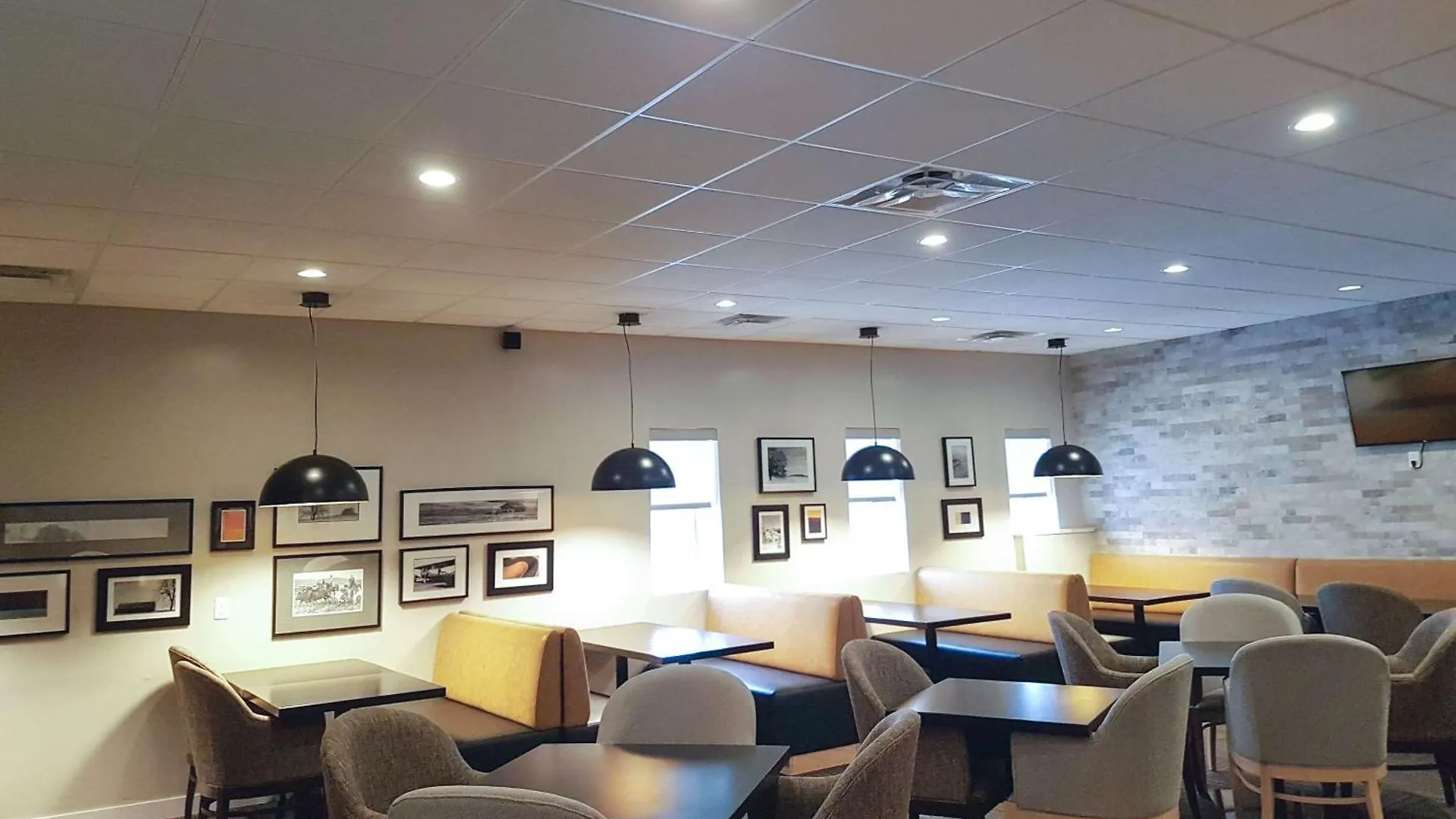 Radisson Hotel & Conference Centre Edmonton 3*,