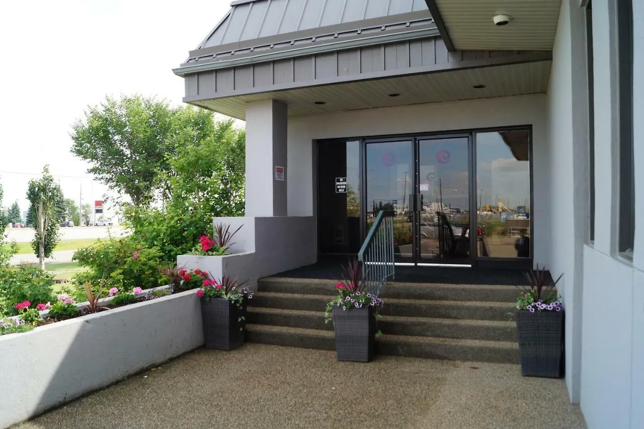 Radisson Hotel & Conference Centre Edmonton 3*,